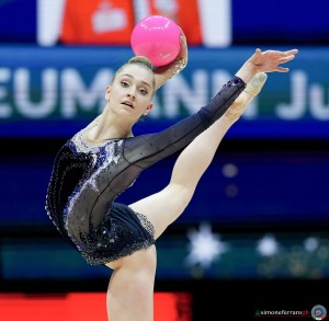 sr q neumann julia aut ph simone ferraro sfa04696 copia